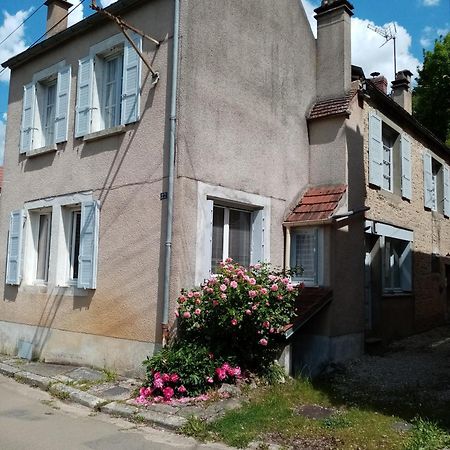 Gite Les 27 Roses Et Plus Chatel-Censoir Luaran gambar