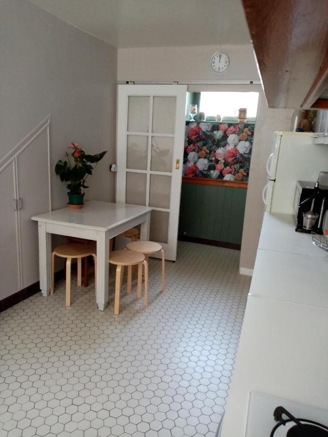 Gite Les 27 Roses Et Plus Chatel-Censoir Luaran gambar